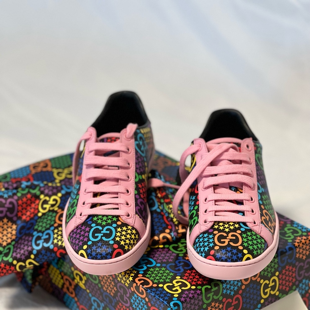Gucci Psychedelic Printed Sneakers W/ Tags